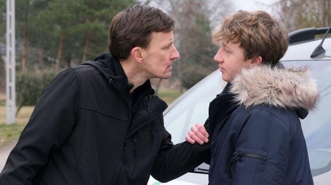 	M jak miłość odcinek 1862. Święcicki (Artur Paczesny), Kacper (Bartosz Ziewiec)