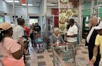 Robili zakupy na koszt milionera z Chicago