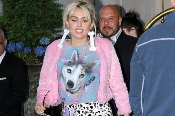 Miley Cyrus kocha psy