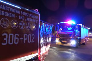 Kraków: Straż pożarna, policja, pogotowie i ratownictwo chemiczne. Akcja strażaków w Bieńczycach [ZDJĘCIA]