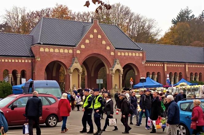 Dzień Wszystkich Świętych na Cmentarzu Centralnym w Szczecinie