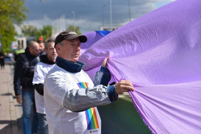 Happening pt. "Na drugi koniec tęczy z Ojcem Tadeuszem. Chryja 2"