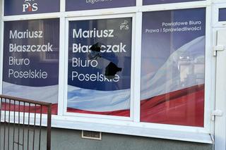 Biuro ministra Błaszczaka zdewastowane. Atak kamieniami w Legionowie