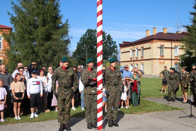 Żołnierz zrobił to podczas przysięgi. Wszystkim odebrało mowę