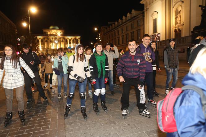 Nightskating. Warszawa na rolkach [Zdjęcia]