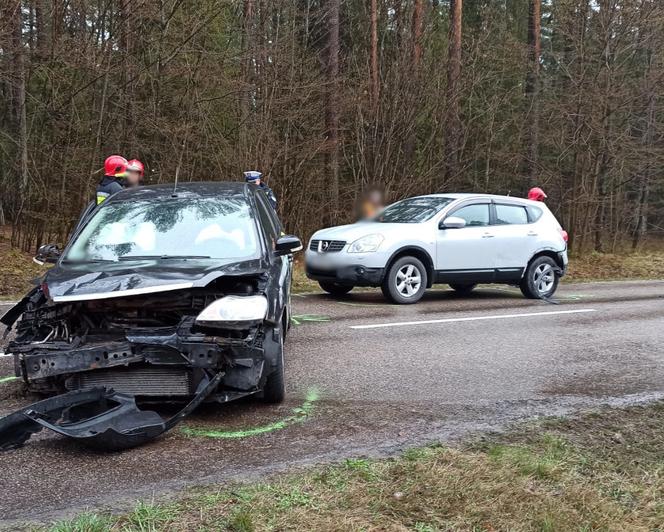 Wypadek na trasie Butryny-Olsztyn. Zderzyły się trzy auta! Są utrudnienia w ruchu [FOTO]
