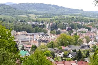 Domy dosłownie rozpadły się na pół. Teraz najstarsze polskie uzdrowisko dostanie 11 mln zł, ale odbudowa i tak potrwa lata. Tak wygląda Lądek-Zdrój