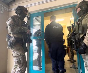 „Cyngiel” stambulskiej mafii wpadł w Warszawie! Miał przy sobie naładowaną broń