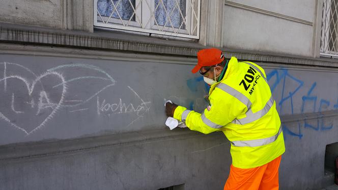 Czyszczenie Mysłowic z nielegalnego graffiti i wulgarnych napisów 