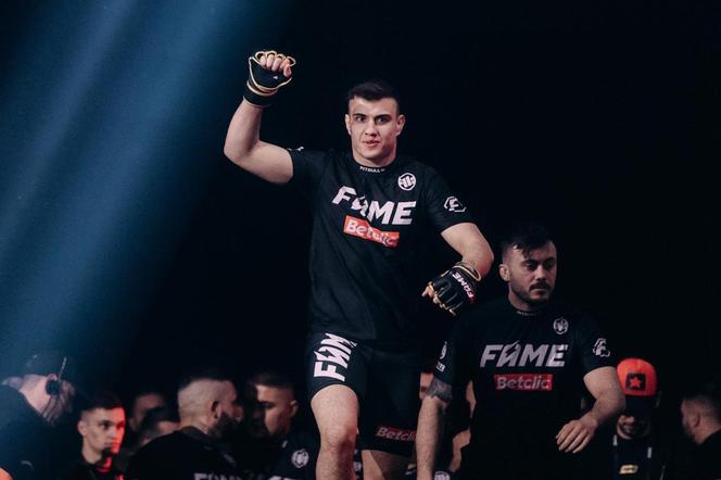 Maksymilian Wiewiórka vs Alan Kwieciński: ostra walka na Fame MMA 17