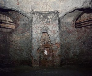 Oto najbardziej tajemnicze miejsce w Warszawie. Elizeum w parku Rydza-Śmigłego