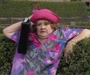 Patricia Routledge, niezapomniana Pani Bukietowa z serialu „Co ludzie powiedzą?”