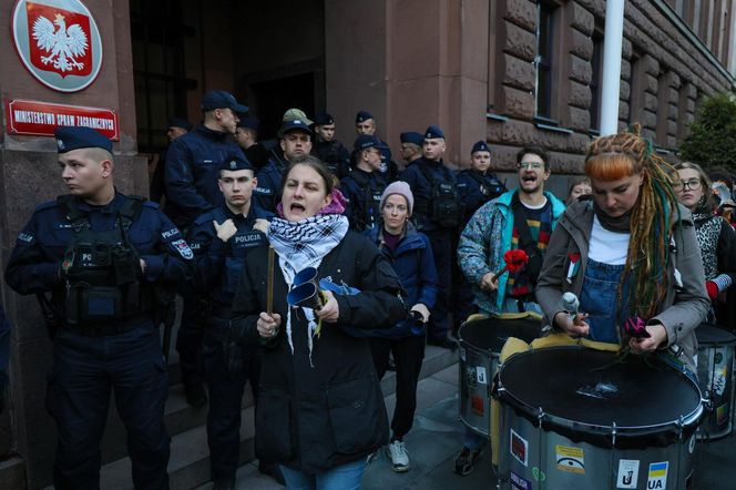 Manifestacja przed siedzibą MSZ w Warszawie (2.10.2025)