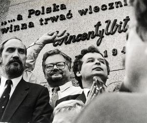 Adam Glapiński. Warszawa, 23.01.1993. Demonstracja pod pomnikiem Wincentego Witosa