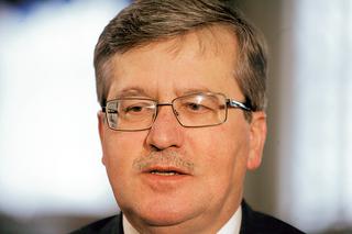 Komorowski zgolił wąsy