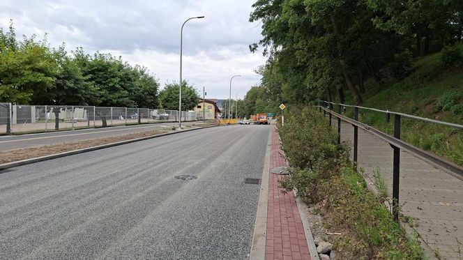 Drogowe remonty w Starachowicach. Fragment ulicy Piłsudskiego otwarty dla kierowców