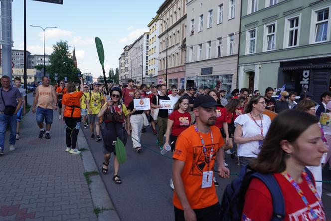 Igry 2024. Barwny korowód studentów przeszedł ulicami Gliwic