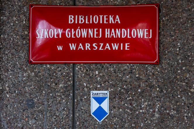 Biblioteka SGH - zdjęcia. Zobacz wspaniałe wnętrza warszawskiego gmachu