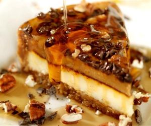 Sernik orzechowy na święta - przepis Anny Starmach