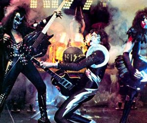 Kiss i historia powstania koncertowego albumu Alive!. To był przełom dla zespołu 