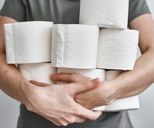 Biegunka przewlekła - objawy. Jak zdiagnozować przyczyny przewlekającej się biegunki?