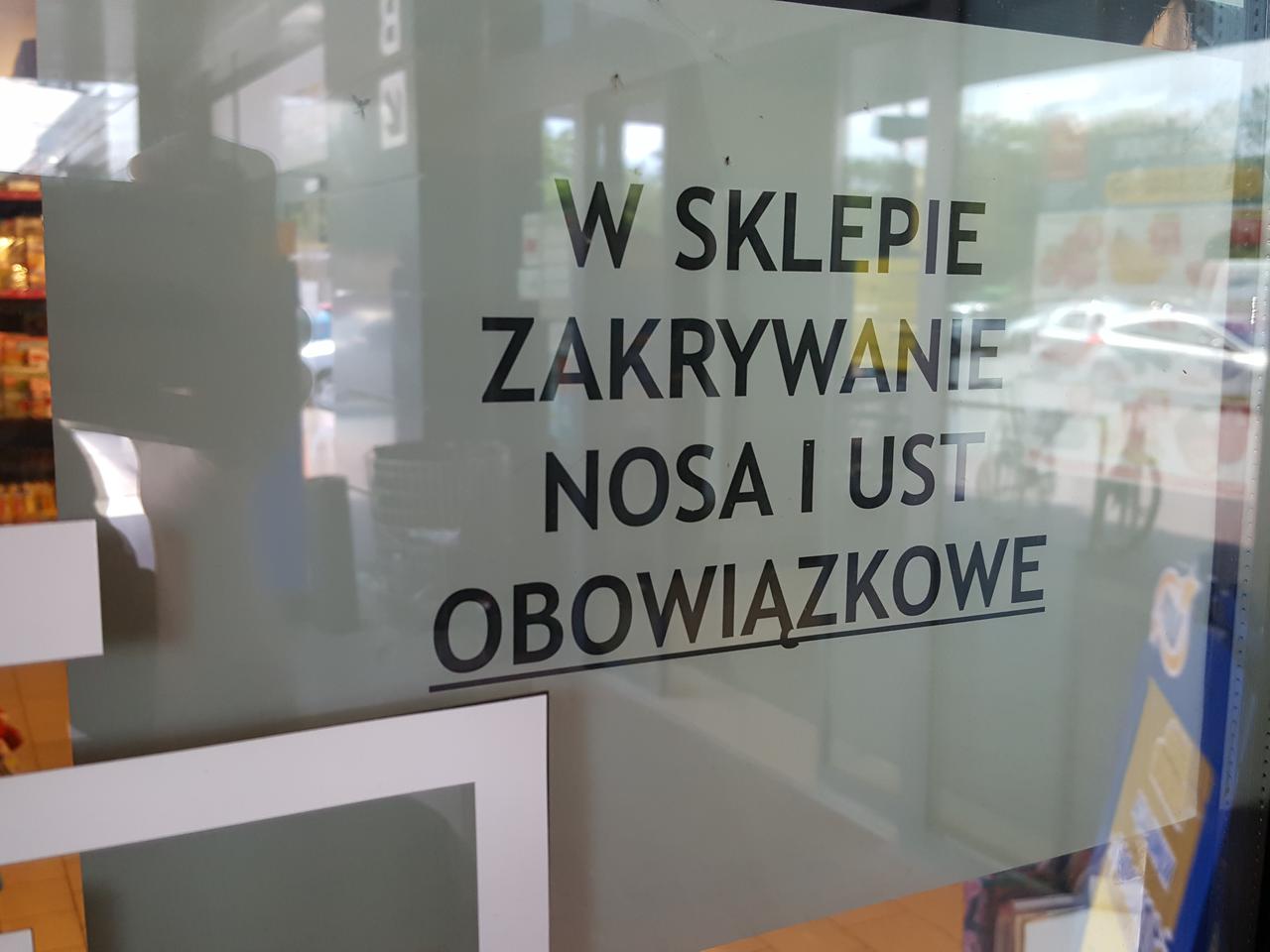 Bydgoszcz. Strażnicy miejscy jeżdżą komunikacją miejską. Sprawdzają, czy pasażerowie mają maseczki