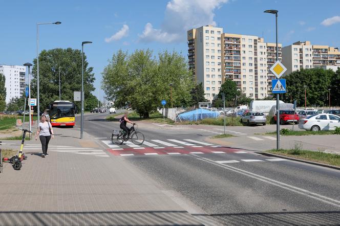 "To czarny punkt na rowerowej mapie Warszawy". Radny Białołęki interweniuje w sprawie niebezpiecznej ścieżki 