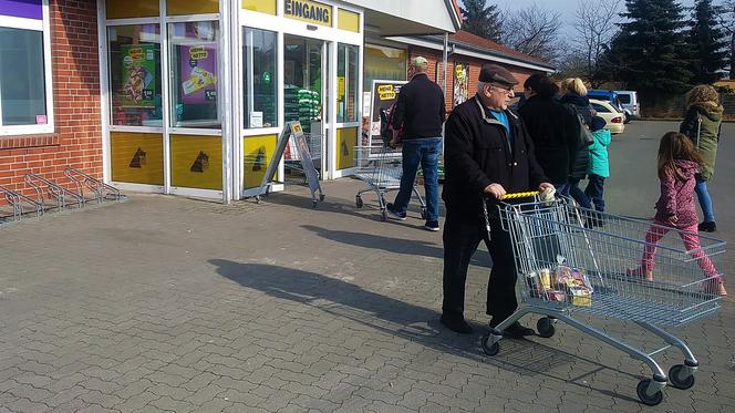 Niedzielne zakupy w Löcknitz