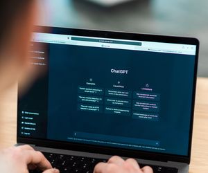 Bruksela zmienia zasady gigafabryk AI