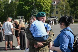 Wzruszające pożegnanie żołnierzy w Stargardzie. Czeka ich wyjazd do Rumunii [GALERIA]