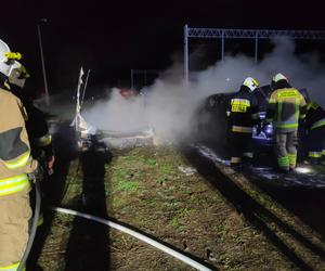 Pożar przyczepy kempingowej w Sambrowie. W środku znaleziono ciało mężczyzny