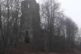 Tajemnicze miejsce na Podlasiu graniczy z Warmią i Mazurami. Znajdziesz tu historię z czasów średniowiecza!