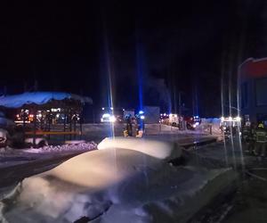 Nowa Biała. Gigantyczny pożar w składzie budowlanym. Prawie 100 strażaków walczyło z ogniem