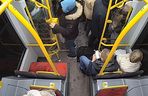 Szokujące sceny z tramwaju w Warszawie. Opublikowano właśnie nagranie. „Trzymaj się mocno”
