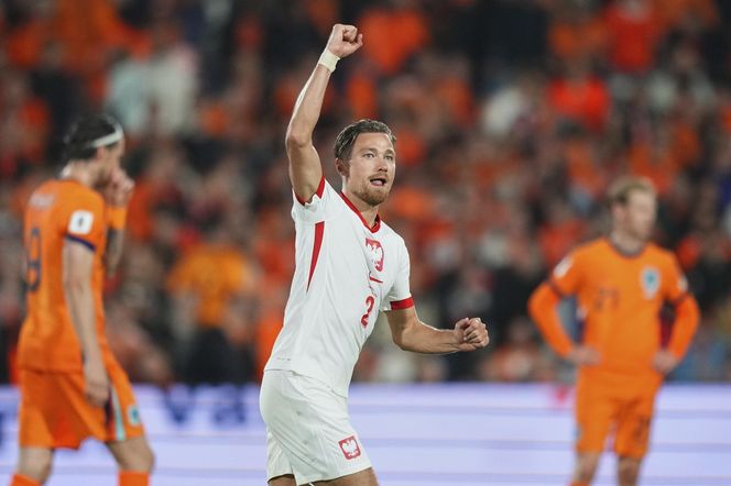 Holandia - Polska SKRÓT: Piękny gol Casha na wagę remisu! Udany debiut Jana Urbana