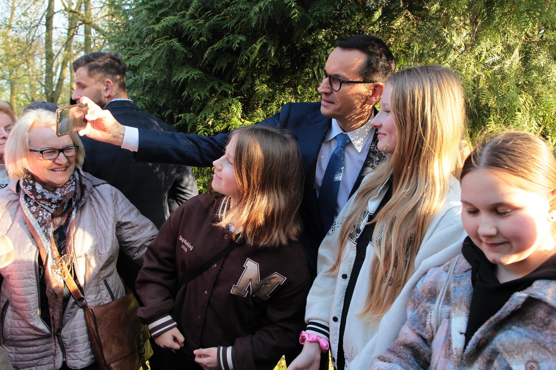 Morawiecki: Dzieci piszą: Tato kiedy będziesz? Tęsknimy