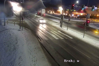 Atak zimy w Małopolsce! Ciężkie warunki na drogach. Część z nich wciąż nie jest odśnieżona [GALERIA]