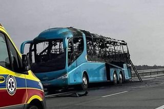 Na A2 na wysokości Gręzowa zapalił się autobus turystyczny