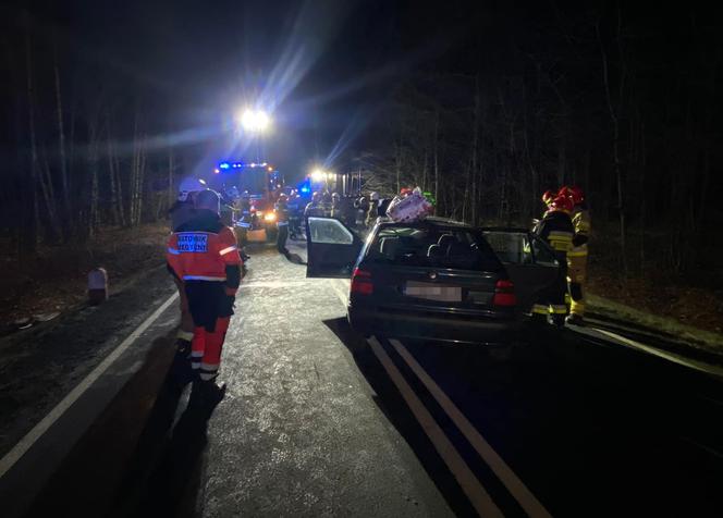 Groźny wypadek pod Gorzowem. Skoda wbiła się w ciągnik leśny