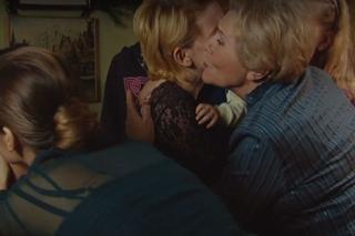 M jak miłość świąteczny odcinek specjalny. Wigilia Mostowiaków. Barbara (Teresa Lipowska), Małgosia (Joanna Koroniewska), Marta (Dominika Ostałowska)