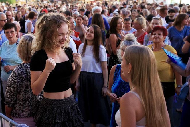Potańcówka przed Teatrem Śląskim w Katowicach (09.08)