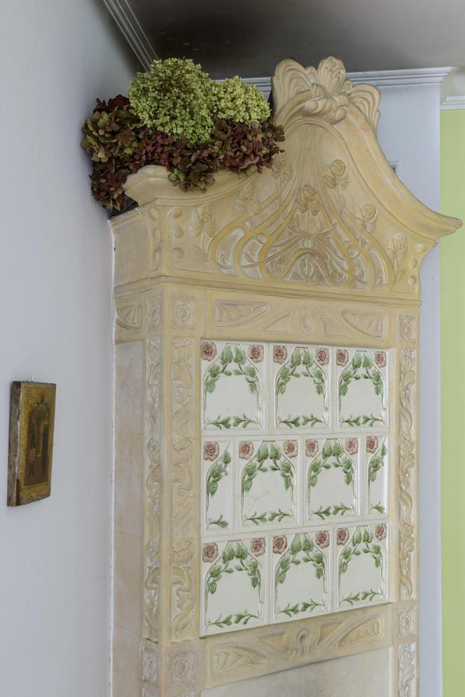 Z wizytą u malarki i graficzki Joanny Trzcińskiej w jej klimatycznym domu – całoroczna dekoracja