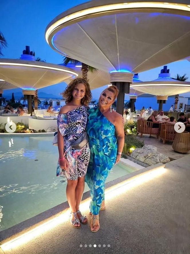 Katarzyna Skrzynecka na wakacjach, ale to córka zgarnia lajki. Te zdjęcia trzeba zobaczyć!