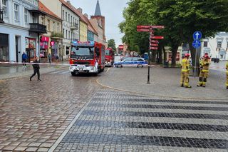 Samochód osobowy wjechał w grupę pieszych. Są ranni