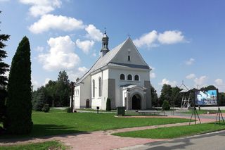 Na losy tej wsi na Podkarpaciu duży wpływ miał mężczyzna o tajemniczym imieniu Dolko. Do połowy XV wieku była w posiadaniu braci Sulimów