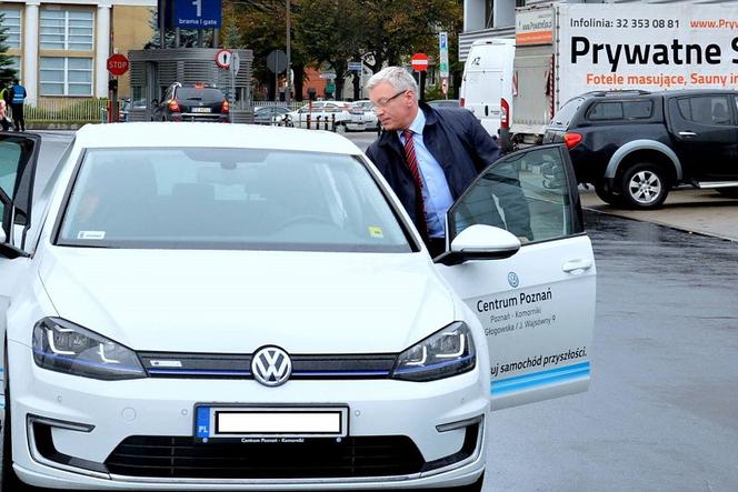Samochód elektryczny osobiście wypróbował prezydent Poznania.