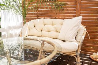 Balkon i taras w stylu boho! Modne meble i dodatki