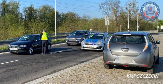 Szczecińscy policjanci podczas kontroli drogowych w okresie świąt Wielkanocnych