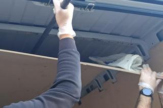 Zamknął ich w samochodzie i uciekł! Dramatyczne sceny w pobliżu granicy z Niemcami [ZDJĘCIA].