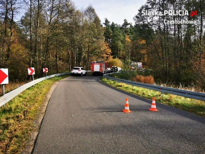 Częstochowa: Czołowe zderzenie rowerzysty z samochodem. Był kompletnie pijany